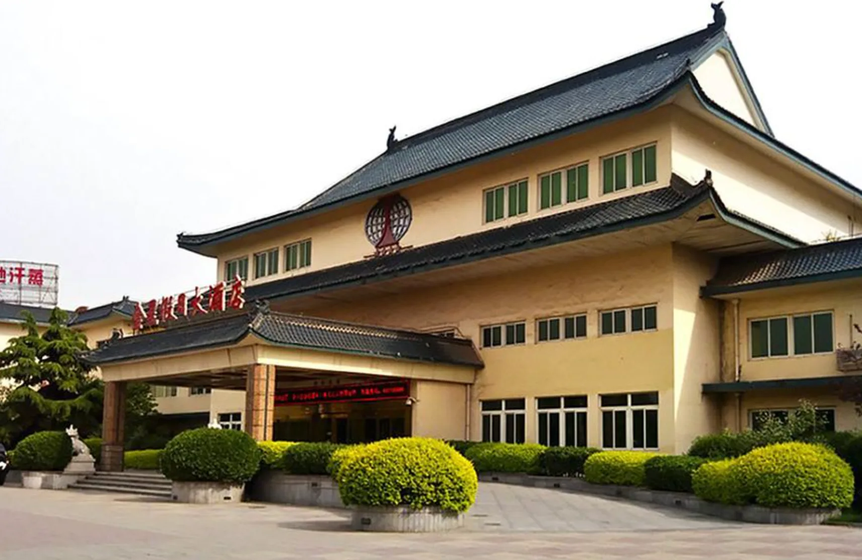 Hebei accommodation choices near attractions and transport