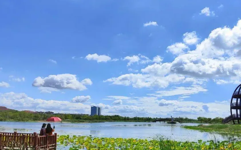 Hengshui Lake waterfront view for a city culture itinerary