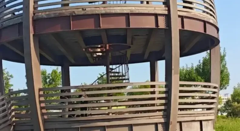 Hengshui Lake birdwatching tower for wetland views