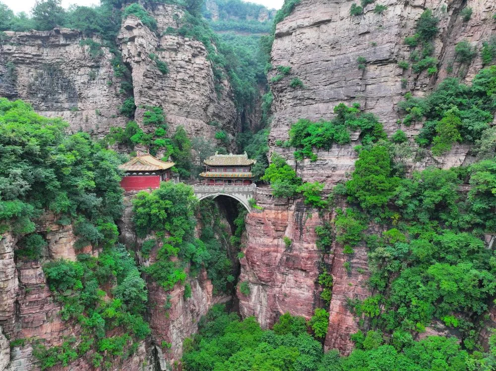 Cangyan Mountain Bridge Tower Hall between cliffs in Jingxing