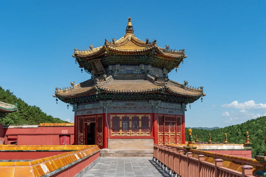 Main hall and colorful Tibetan-style architecture at Putuo Zongcheng Temple