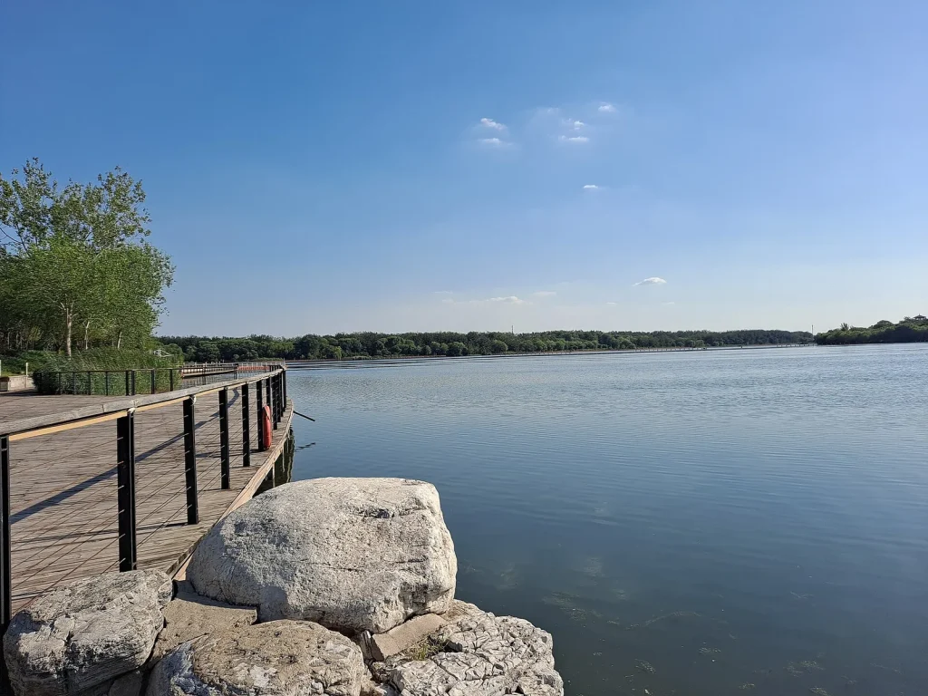 Lake and boardwalk scenery at Tangshan Nanhu Park