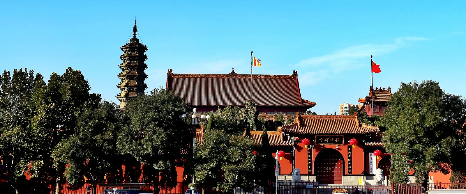 Bailin Temple overview with Zhaozhou Pagoda in Zhaoxian Hebei