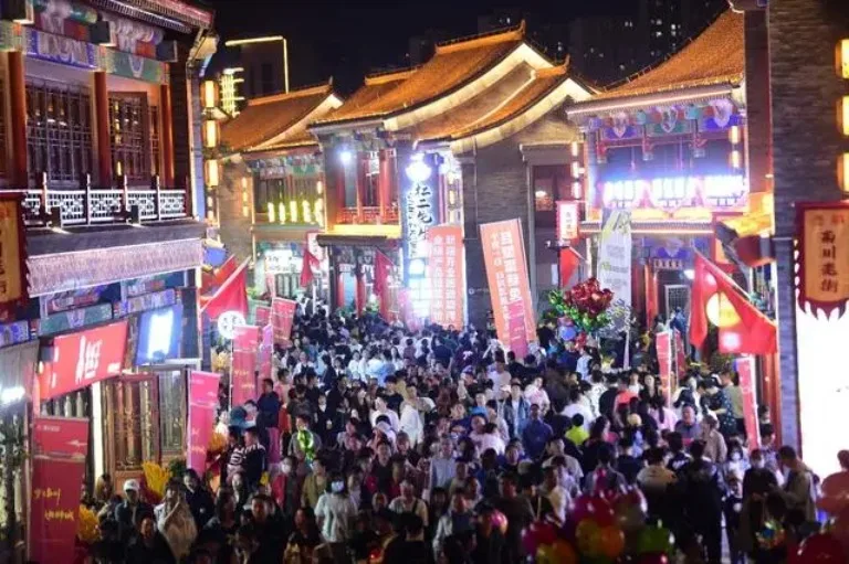 Lantern-lit pedestrian street at Nanchuan Old Street in Cangzhou