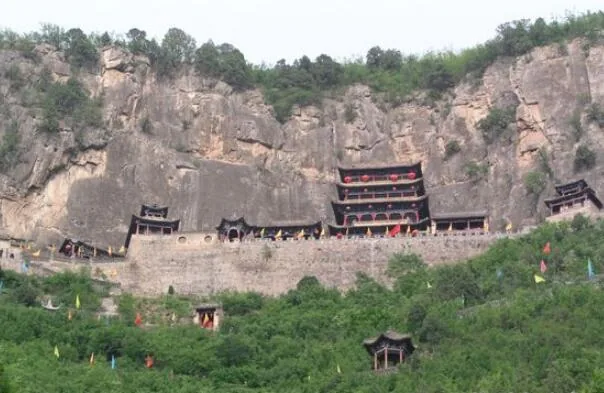 Mountain view of the Wahuang Palace complex in Shexian Handan