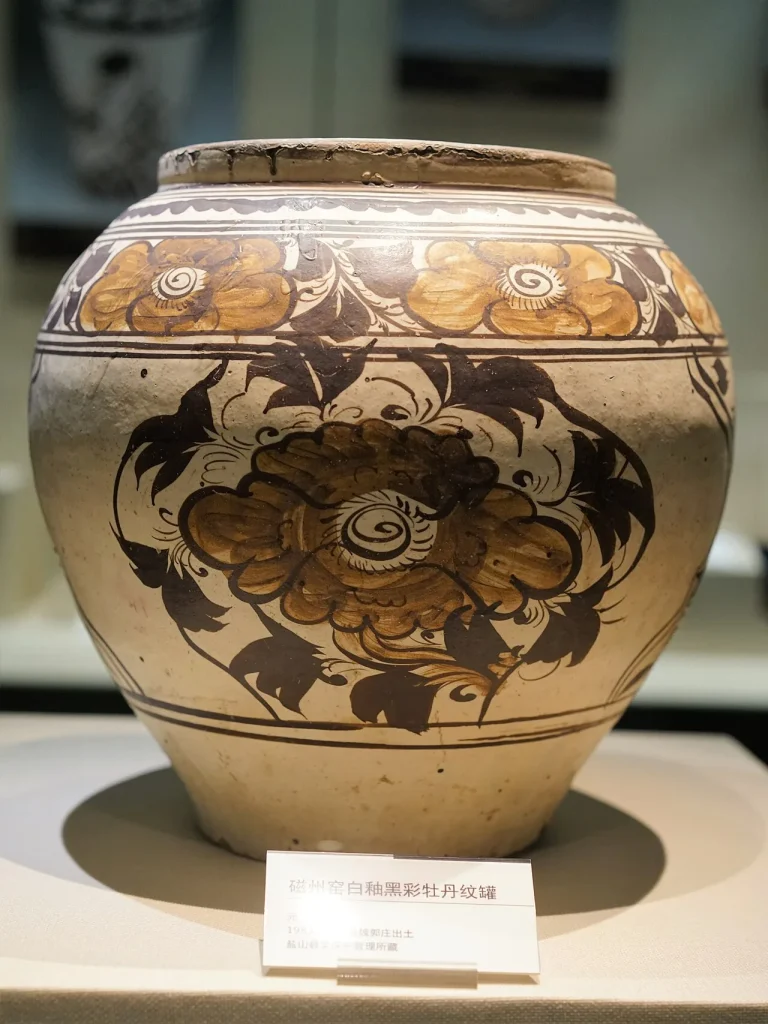 Cizhou-ware jar with black peony painting in Cangzhou Museum