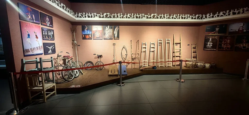 Display of Wuqiao acrobatics props at Cangzhou Museum