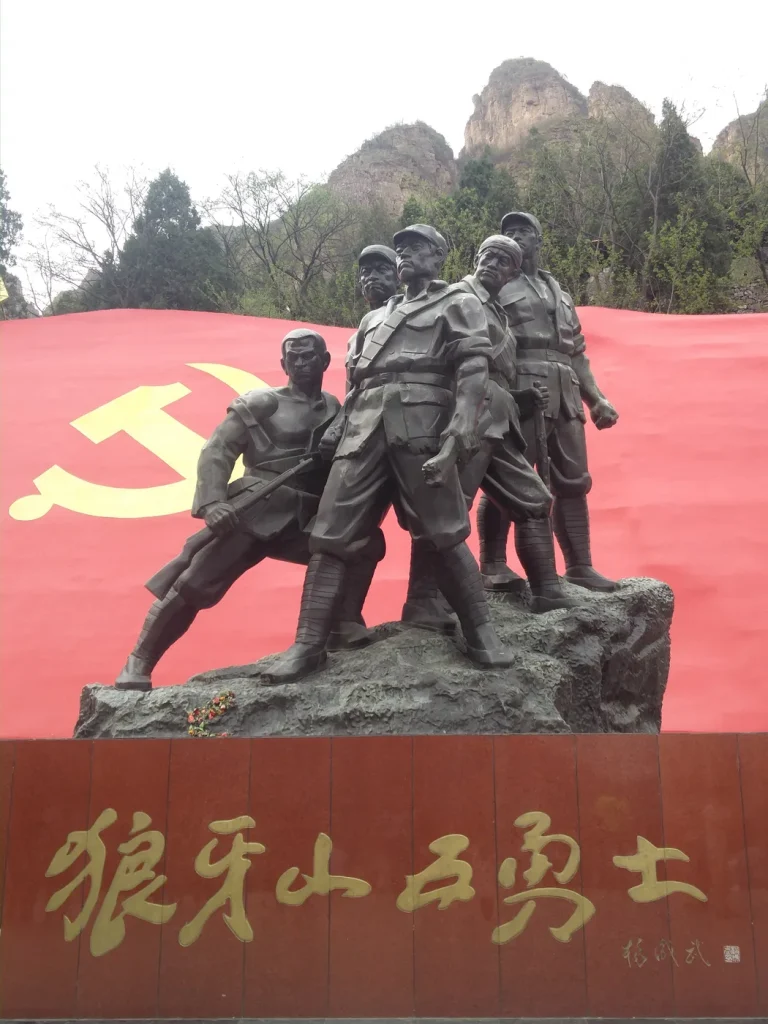 Memorial sculpture of the Five Heroes of Langya Mountain