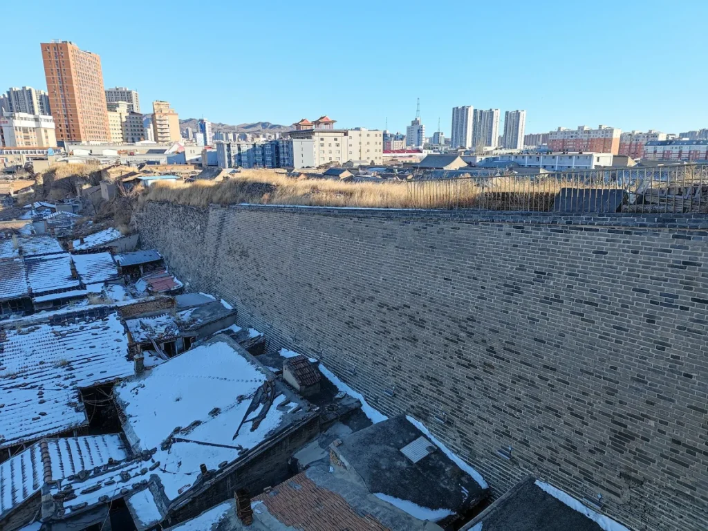 Real view of a remaining northern city-wall section in Zhangjiakou Fortress